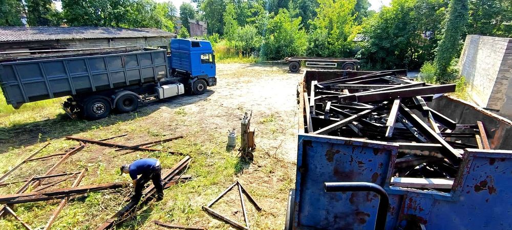 IRON METAL - Skup złomu z dojazdem do klienta - Transport HDS