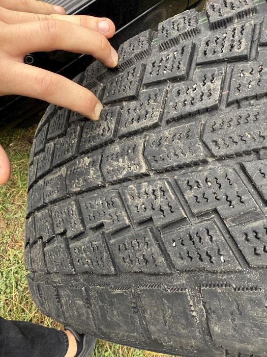 Резина Hankook R17 265/65 в задовільному стані