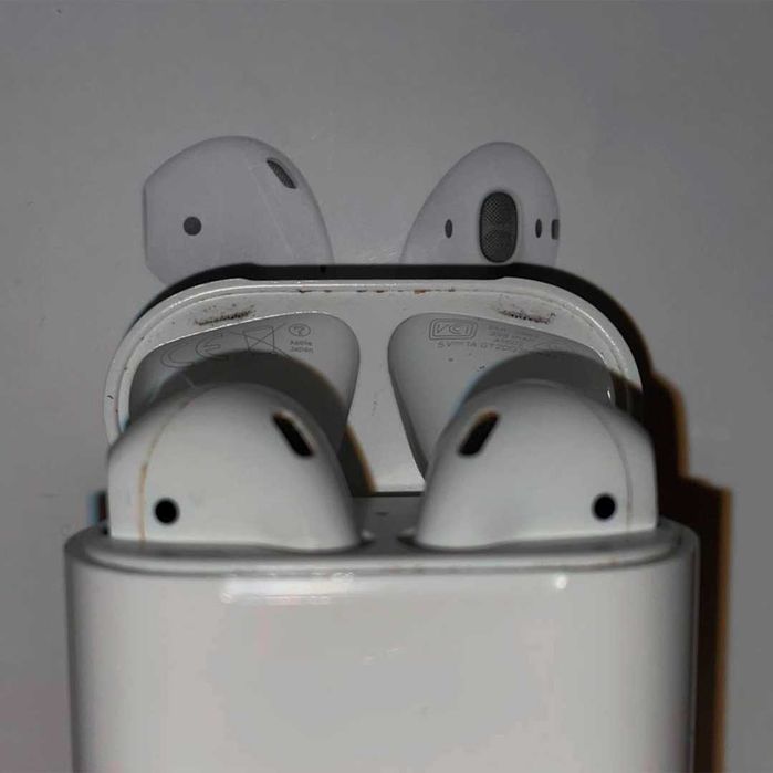 Airpods 2 Оригинал / правый наушник НЕРАБОЧИЙ / коробка в комплекте: 1 ...
