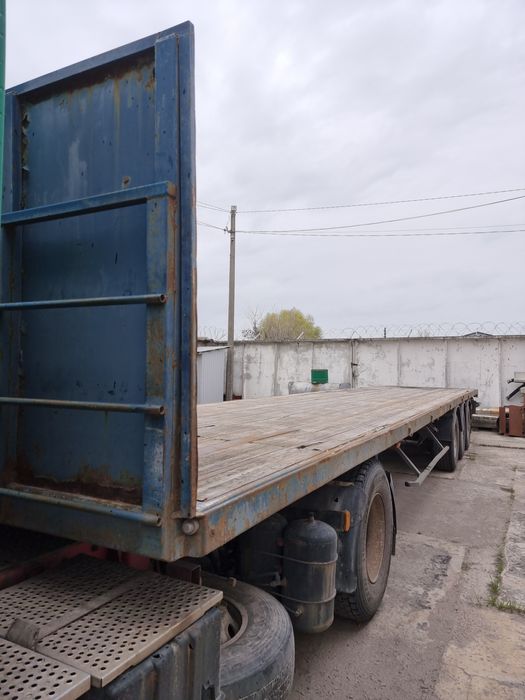 Напівпричіп платформа