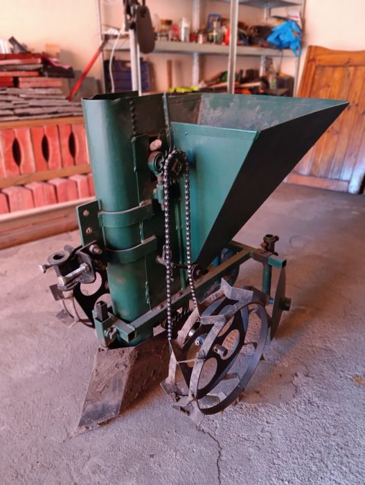 Картоплесаджалка