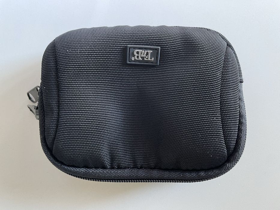 Bolsa Compacta T’nB p/ Eletrónicos ou Acessórios–Versátil, Resistente