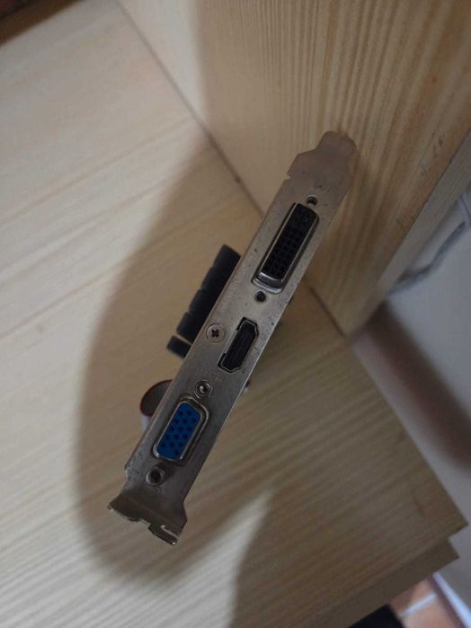 Asus Pci-E N 210-Sl-Tc1Gd3-L