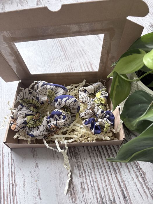 Komplet gumek scrunchie szyfon 3 szt. kwiaty wzór