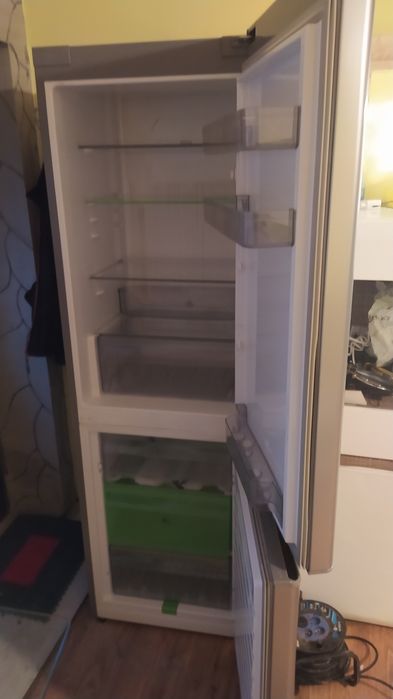 Sprzedam lodówkę polar stan dobry kompletna i sprawna