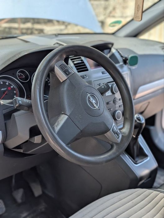 Opel zafira 1.8 II покоління 2005 рік