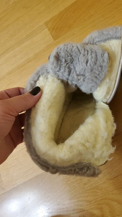 Теплі стильні черевички на танкетці