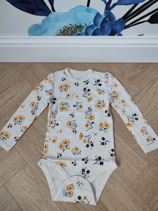 Zestaw ubrań dla dziewczynki, bluza, jeansy, rozmiar 80.