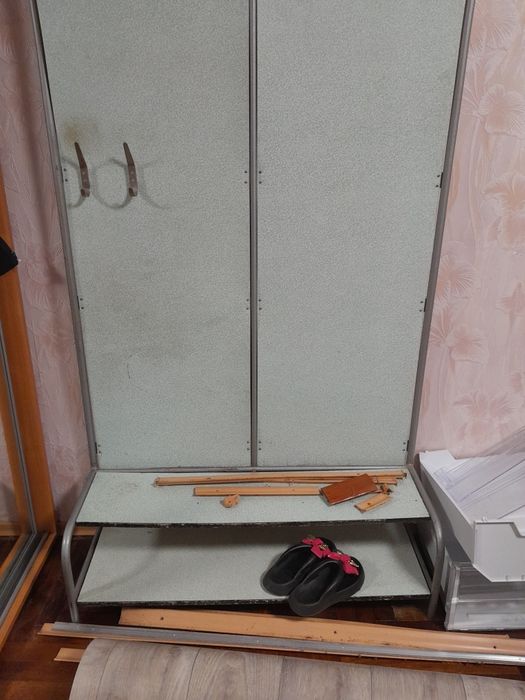 Продам прихожую бу