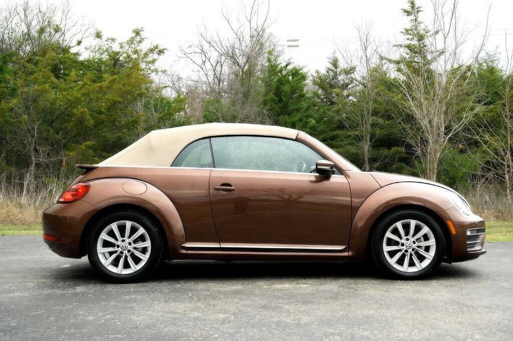 Volkswagen Beetle SE Convertible      2017