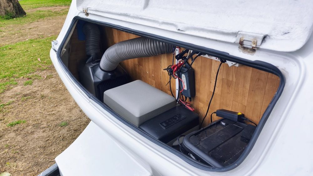 Caravana Pluma 300 com mover, toldo fiamma e ar condicionado.