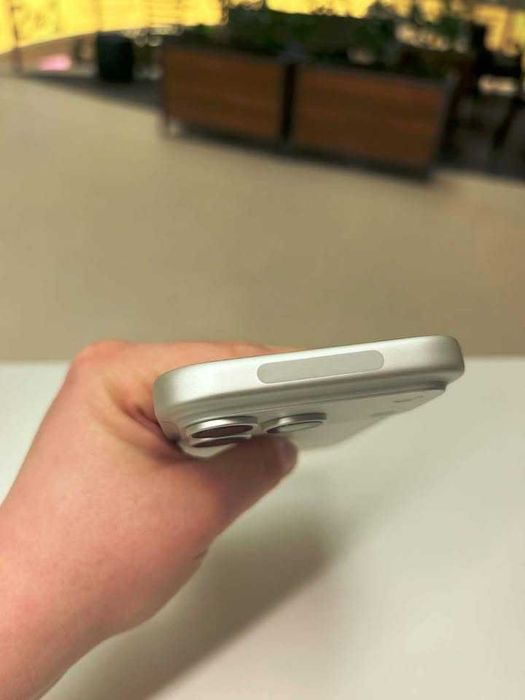 iPhone 17 Pro 256 GB Silver eSIM | świetny stan, w 100% sprawny