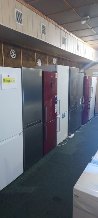 Холодильник З Німеччи Siemens модель KG39NAI310