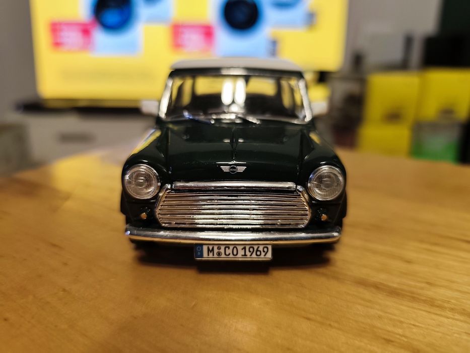 Model Mini Cooper S 1969 Bburago w skali 1:24