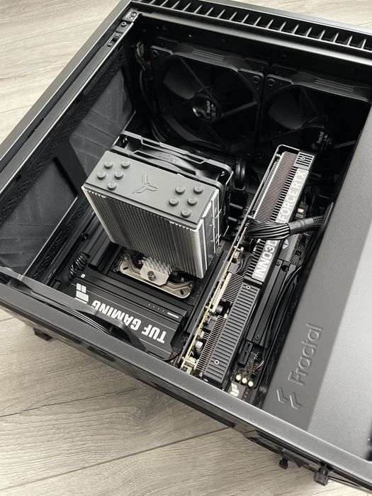 Комп'ютер Ryzen 7 7700 5.3Ghz / RTX 5070 12Gb / DDR5 32Gb