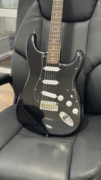Продам електрогітару stratocaster
