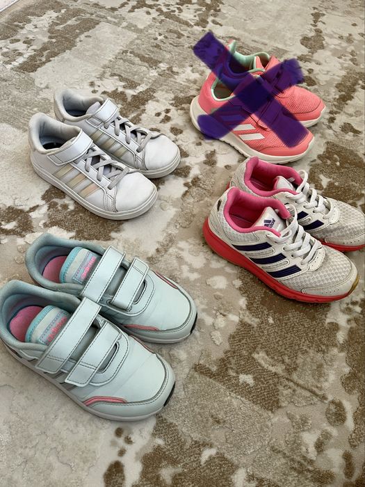 Кросівки дитячі для дівчинки Adidas розмір 30 устілка 19 см