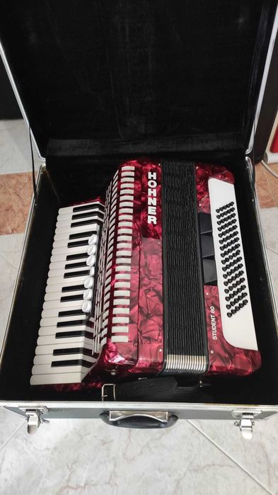 Acordeão Hohner à 3ª Voz - Acordeon