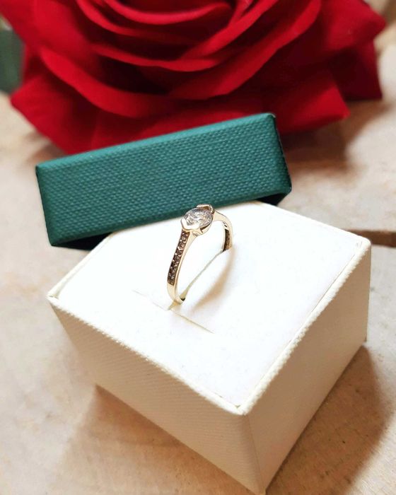 Złoty pierścionek p.585/1,39g