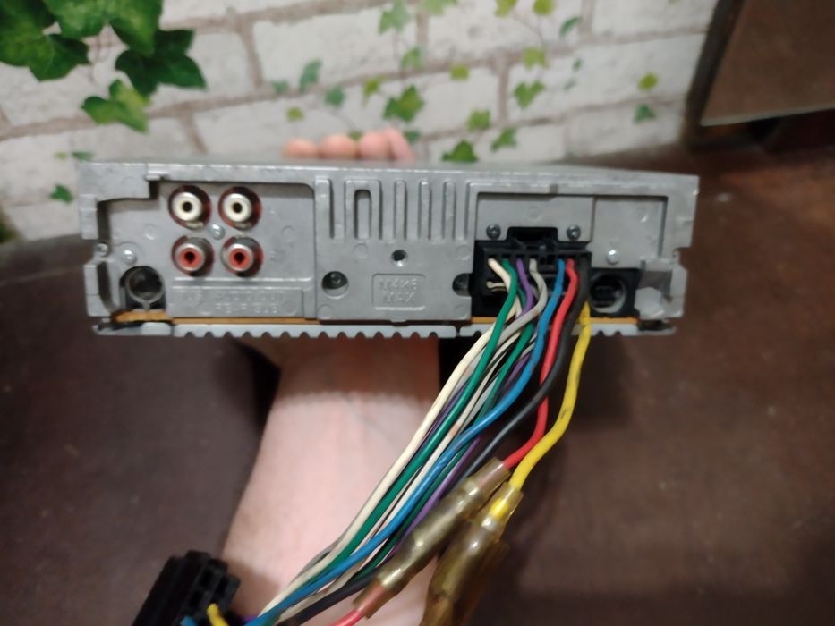 Продам авто магнитолу Sony cdx gt-317ee