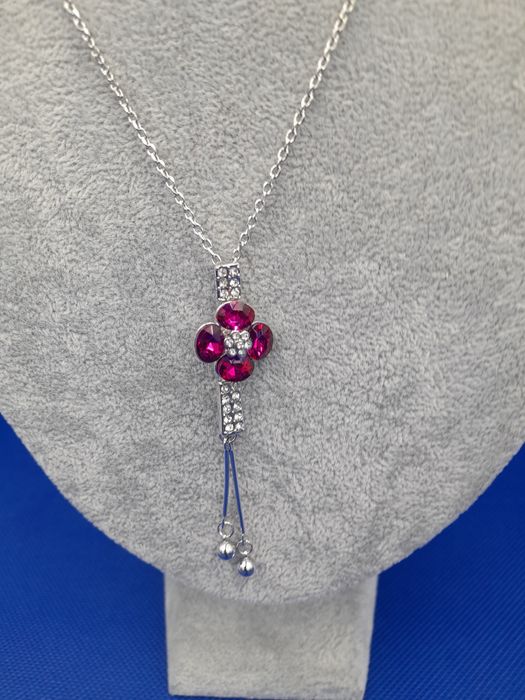 Naszyjniczek różowy kwiatek