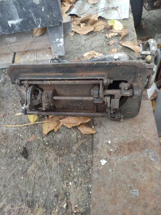 Продам швейную машину