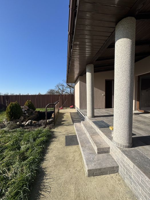 Продаж будинку в Сторожниці