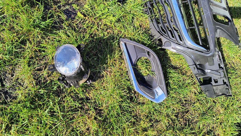 Ramka Chrom pod halogen przeciwmgielny przedni prawy / lewy Opel Corsa E