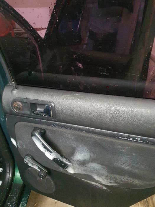 Чистка хімчистка авто та коврів