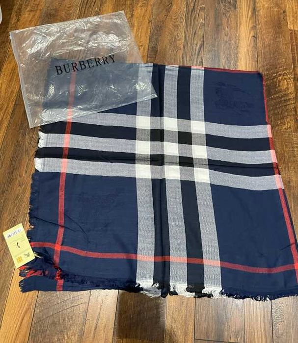 Платок Burberry синій