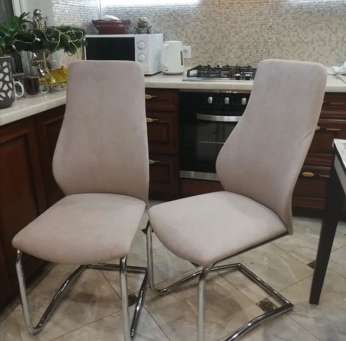 Перетяжка мягкой мебели, изготовление.