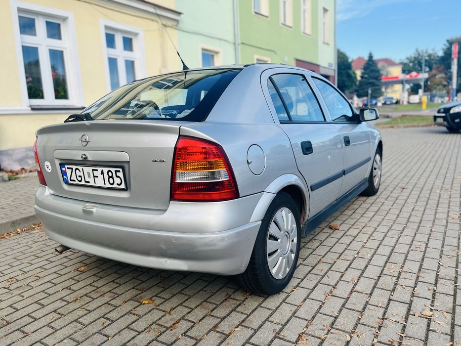Opel Astra benzyna