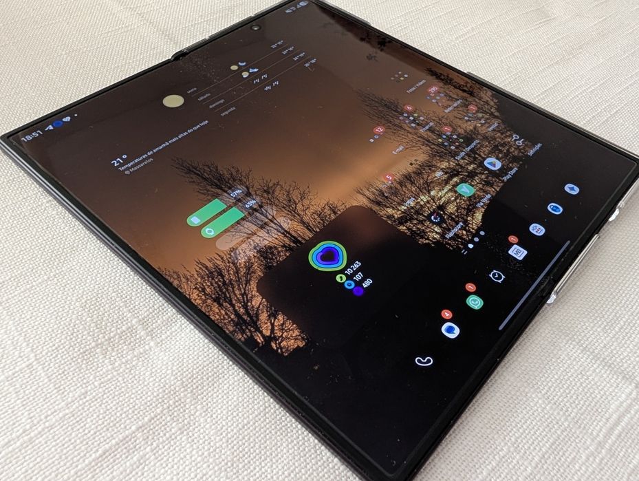 Samsung fold 8 ultra e Galaxy watch ultra 2 e extras