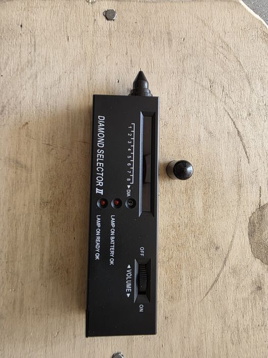 Detector de diamantes e pedras préciosas