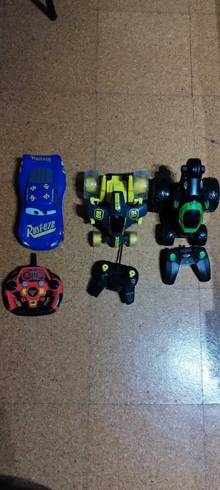 varios carros telecomandados