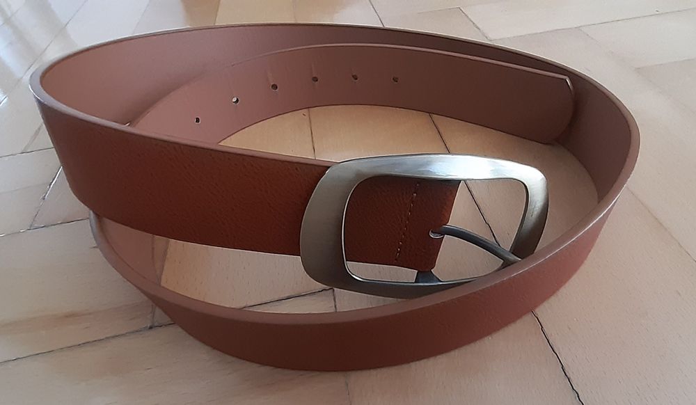 Pasek damski brązowy camel