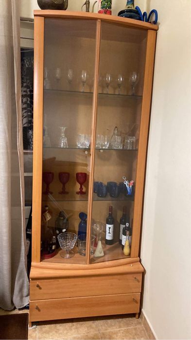 Vendo Louceiro de cozinha ou sala de estar