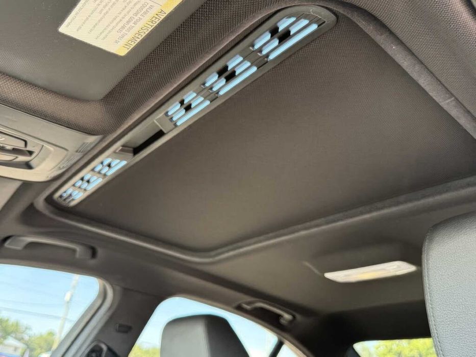 BMW 3 Series 330i      2018