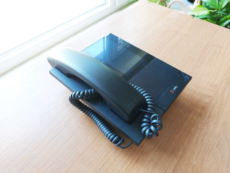 Telefon stacjonarny IP VoIP Teams Poly CCX 500