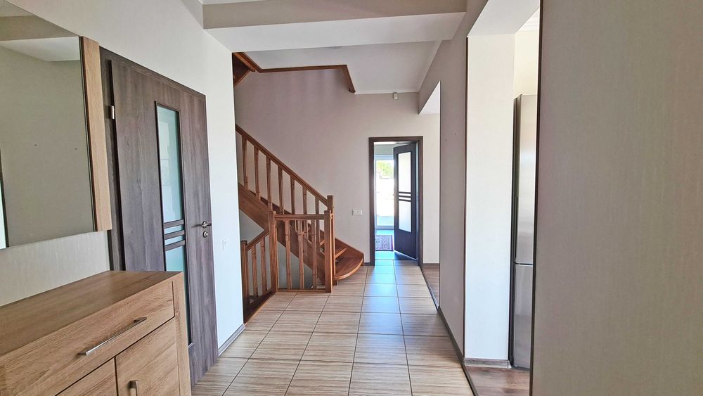 Будинок в с. Погреби  з газом і генератором з сучасним ремонтом