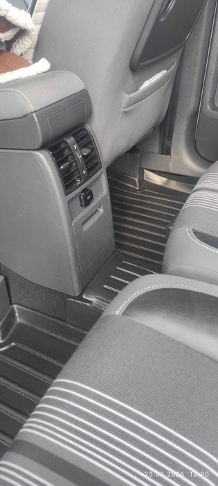 Volkswagen Touran 2012