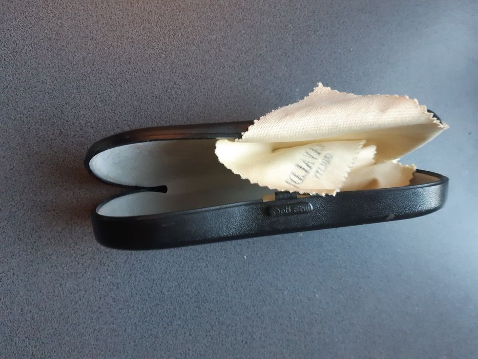 Etui do okularów.  Hihauser. Granatowe