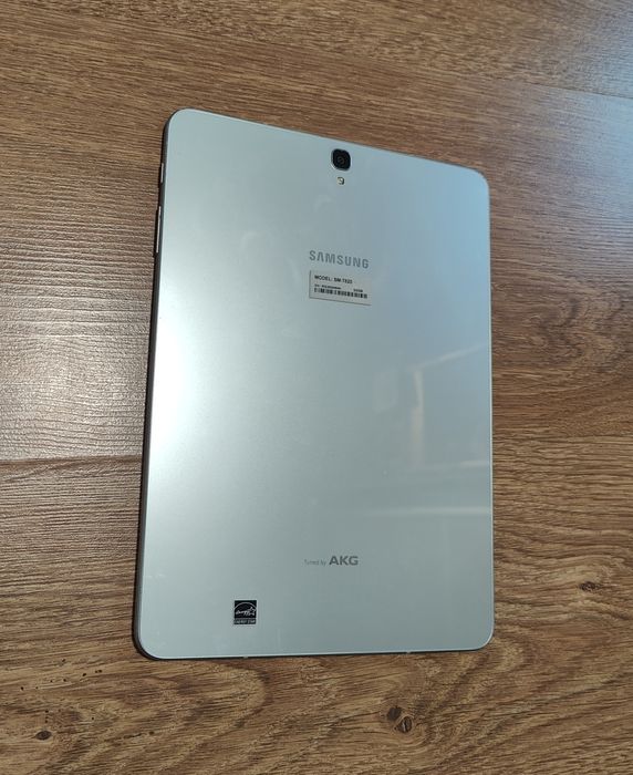 Samsung galaxy tab s3 планшет 3/32gb amoled 9.7''
