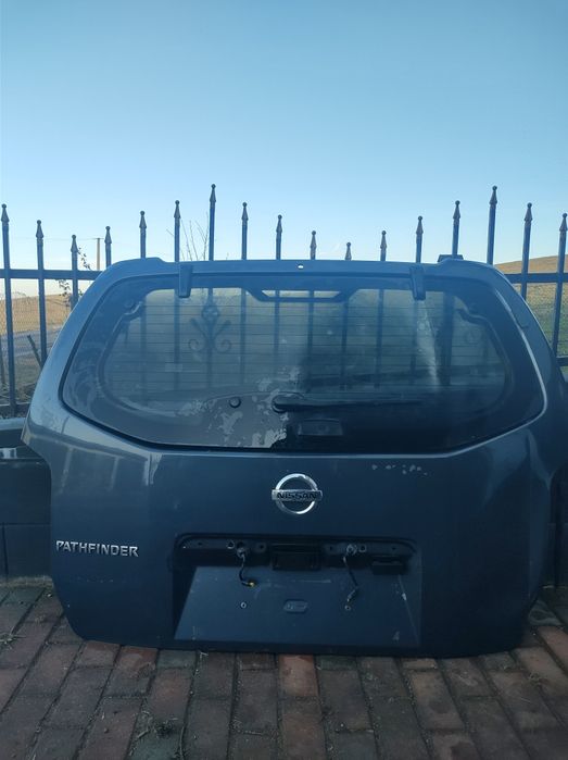 Klapa od Nissana Pathfinder R51