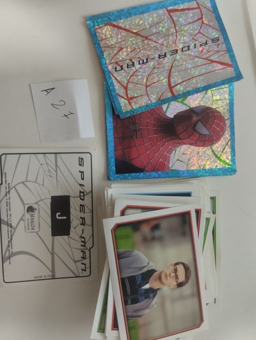 (A4) Cromos de 8 coleções