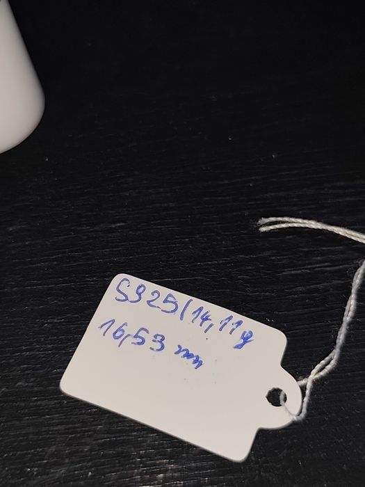 Pierścionek wykonany z srebra 925 z diamentami