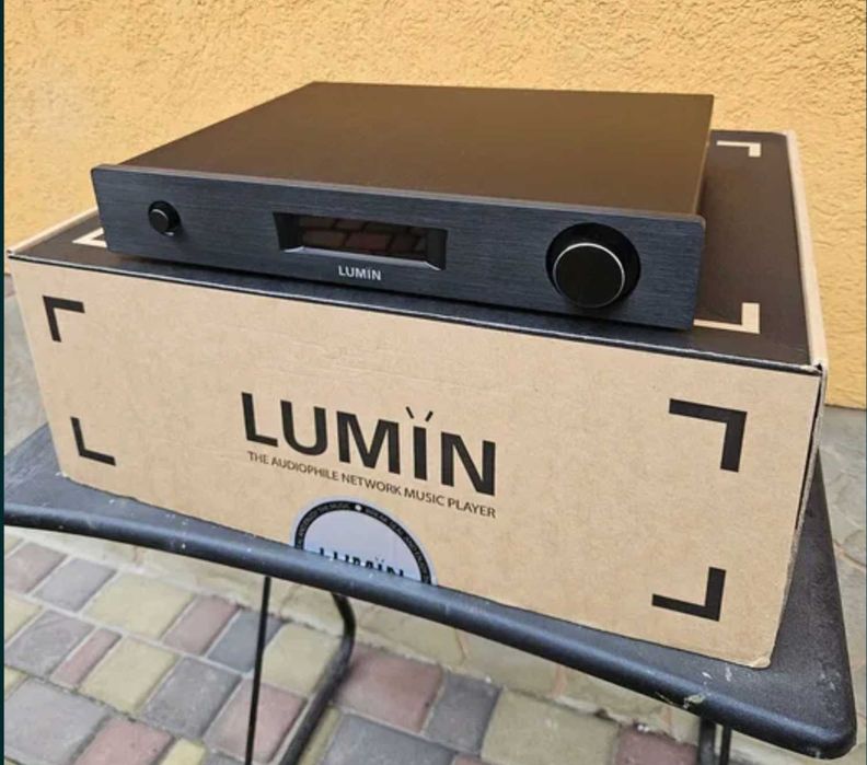 Streamer Wzmacniacz Lumin M1, obsługujący formaty MQA i DSD.