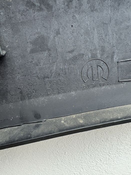 Накладка арка переднего правого крыла Jeep Renegade оригинал