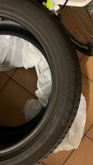 Pneu Pirelli Scorpion 235/50 R20