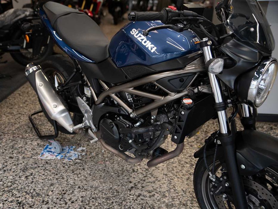 Suzuki SV 650 (2024) – Como Nova | Garantia e Retoma | FIXE Moto